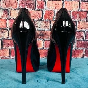 CHRISTIAN LOUBOUTIN New Very Prive Patent Red Sole Pumps In Black/ Red